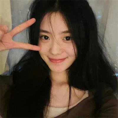 女孩的钓鱼慢活